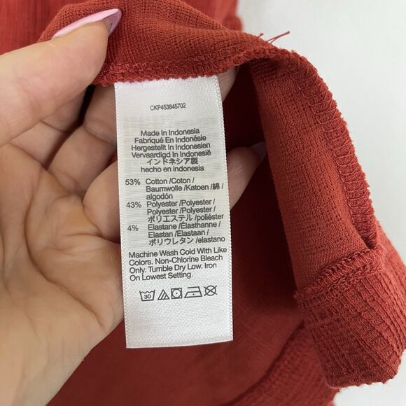 Elegant Red Wrap Dress - Picture 4 of 5